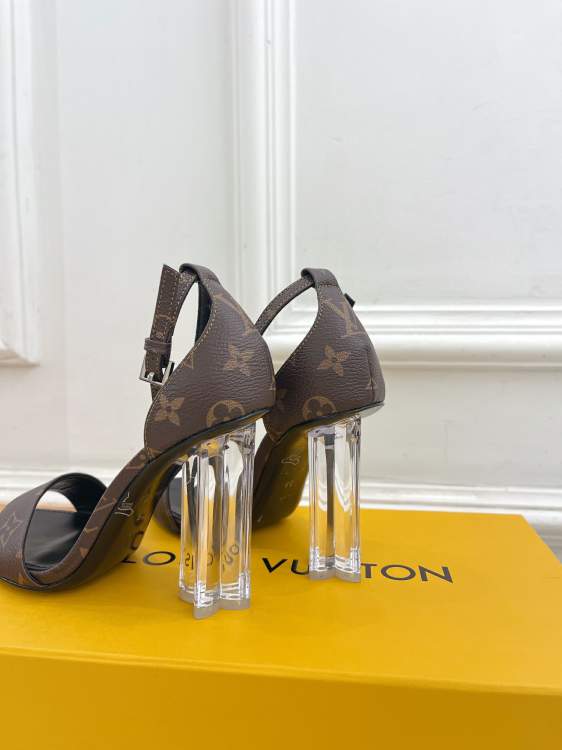 Picture of Louis Vuitton Shoes _SKULVsz35-4110cmmnf041513621